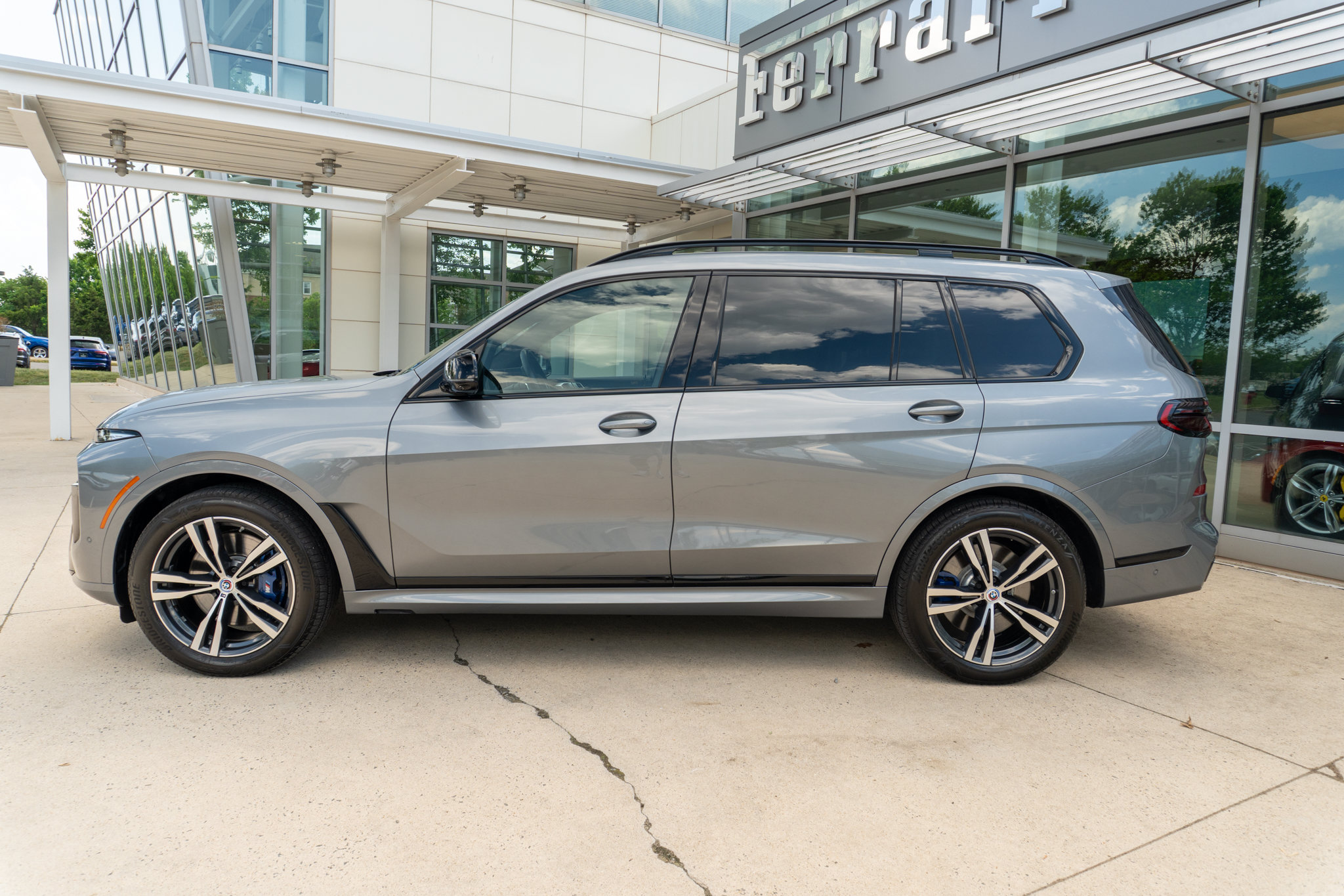 Used 2023 BMW X7 M60i w/ Executive Package AWD/4WD image 2
