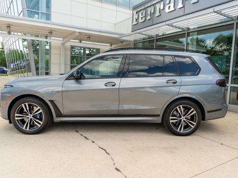 Used 2023 BMW X7 M60i w/ Executive Package AWD/4WD image 2