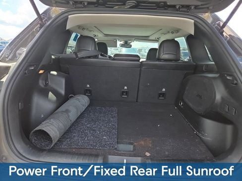 Used 2021 Jeep Cherokee Trailhawk w/ Sun, Sound & Nav Group AWD/4WD image 12