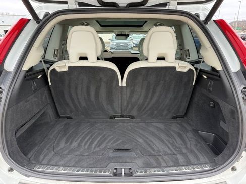 Used 2017 Volvo XC90 T6 Momentum w/ Vision Package image 16
