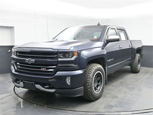 Used 2018 Chevrolet Silverado 1500 LTZ Z71 w/ Centennial Edition image 13