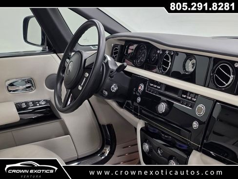 Used 2010 Rolls-Royce Phantom Drophead Coupe image 25