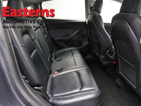 Used 2021 Tesla Model Y Long Range AWD/4WD image 17