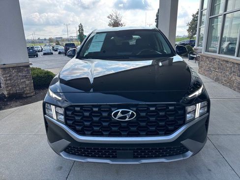 Used 2023 Hyundai Santa Fe SE image 3