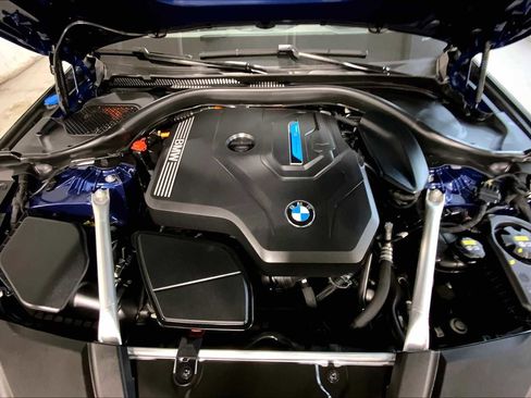 Used 2023 BMW 530e xDrive w/ Executive Package image 30