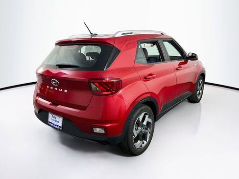 Used 2023 Hyundai Venue SEL FWD image 5