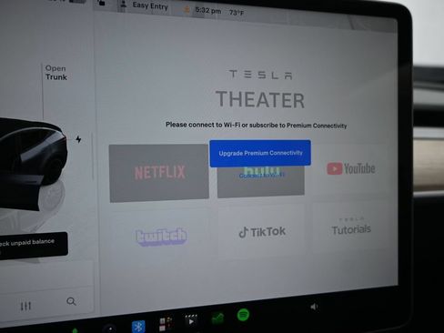 Used 2022 Tesla Model Y Performance AWD/4WD image 15
