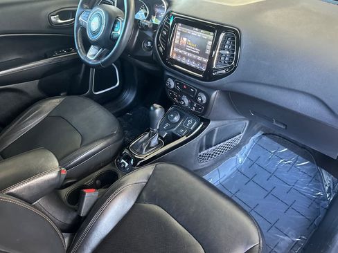 Used 2017 Jeep Compass Limited w/ Navigation Group AWD/4WD image 16