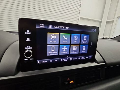 Used 2025 Honda Pilot TrailSport image 13