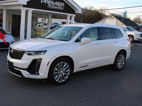 Used 2022 Cadillac XT6 Premium Luxury image 4