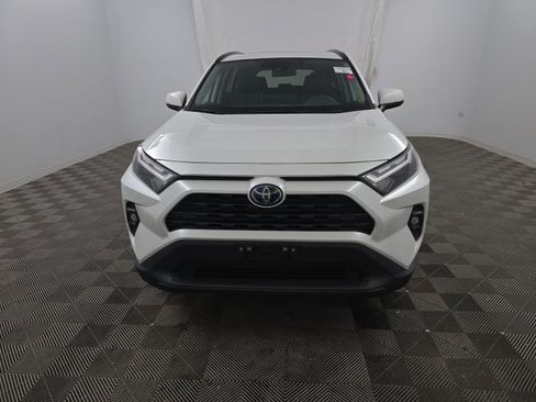 Used 2023 Toyota RAV4 XLE Premium image 3