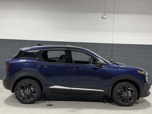 New 2026 Nissan Kicks SR w/ SR Premium Package AWD/4WD image 5