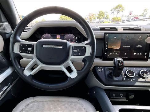 Used 2023 Land Rover Defender 130 SE AWD/4WD image 6
