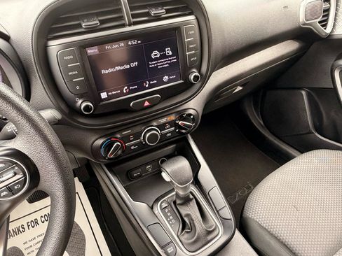 Used 2023 Kia Soul LX w/ Option Group 015 FWD image 27