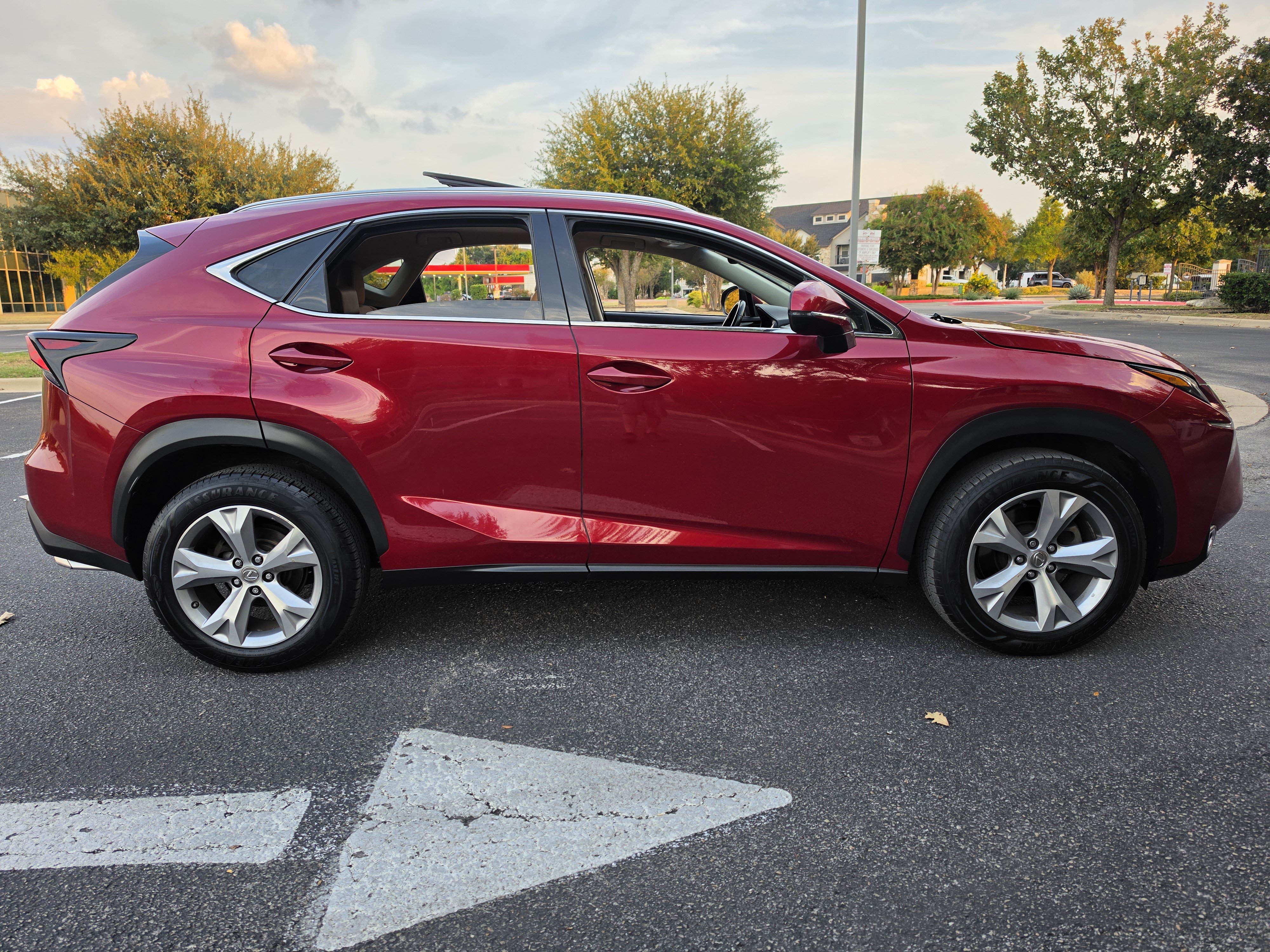 Used 2017 Lexus NX 200t FWD w/ Premium Package image 8