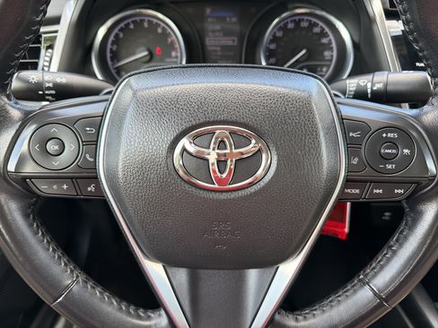 Used 2019 Toyota Camry SE FWD image 10