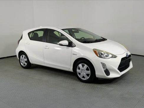 Used 2016 Toyota Prius C Two image 9