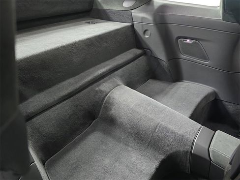 Used 2025 Porsche 911 GT3 RS image 26