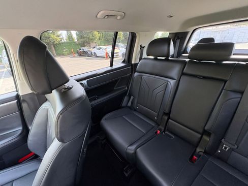 Used 2025 Hyundai Santa Fe SEL AWD/4WD image 43