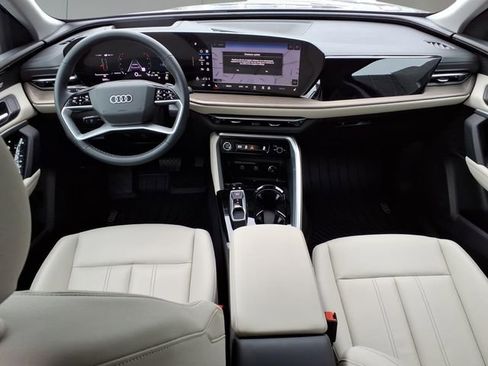 Used 2025 Audi Q5 Premium Plus w/ Premium Plus AWD/4WD image 10
