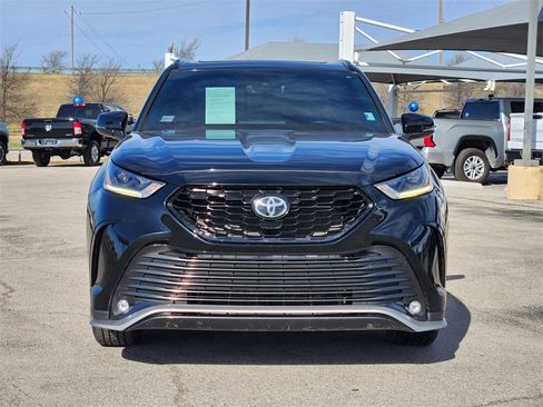 Used 2023 Toyota Highlander XSE image 2