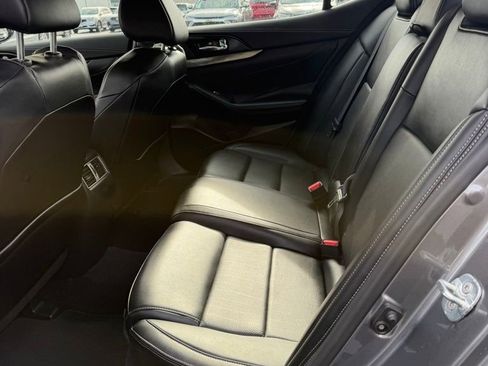 Used 2023 Nissan Maxima SV w/ Floor Mat Group FWD image 13