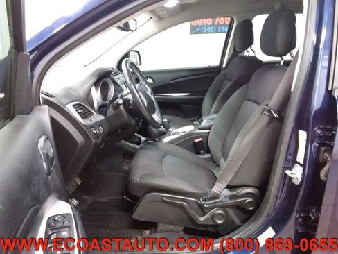 Used 2017 Dodge Journey SE w/ Flexible Seating Group image 10