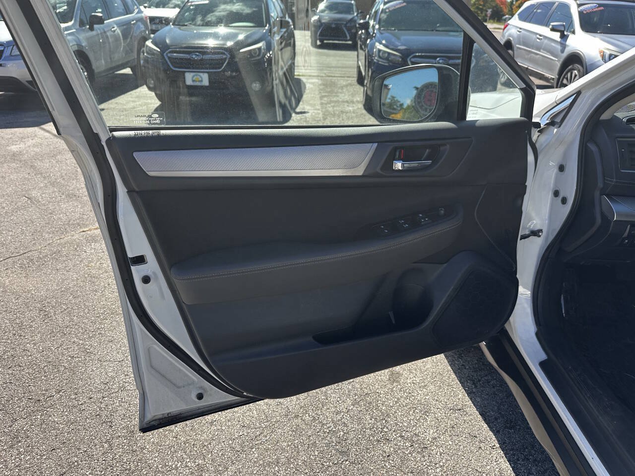 Used 2019 Subaru Outback 2.5i Premium AWD/4WD image 12