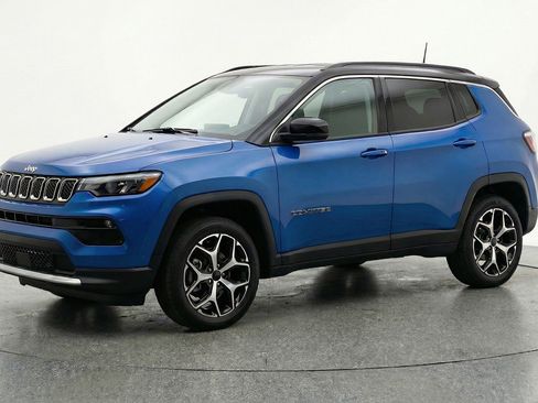 Used 2025 Jeep Compass Limited AWD/4WD image 3