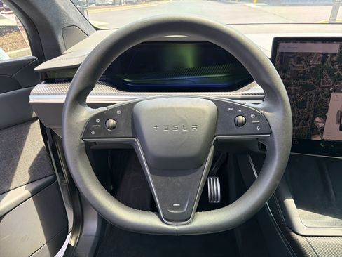 Used 2023 Tesla Model X Plaid AWD/4WD image 9