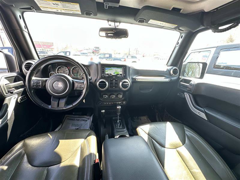 Used 2016 Jeep Wrangler Unlimited Sahara w/ Dual Top Group AWD/4WD image 13