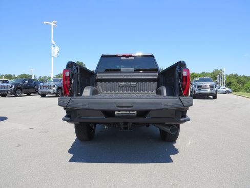 New 2025 GMC Sierra 2500 Denali w/ Denali Reserve Package image 6