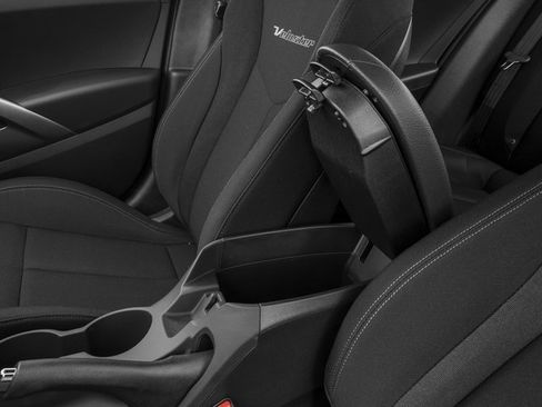 Used 2016 Hyundai Veloster FWD image 17