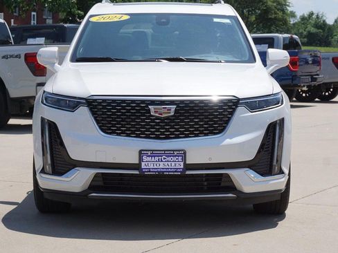 Used 2024 Cadillac XT6 Premium Luxury w/ Technology Package AWD/4WD image 8