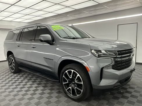 Used 2021 Chevrolet Suburban RST image 3