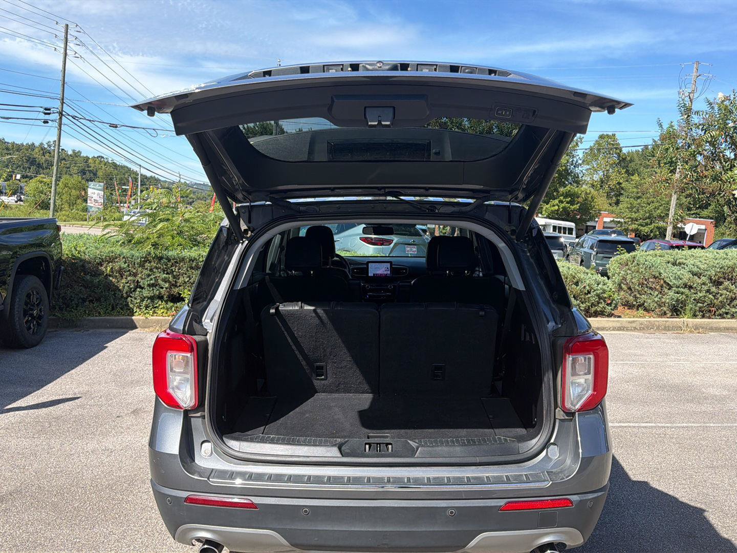 Used 2021 Ford Explorer Limited w/ Equipment Group 301A RWD image 15