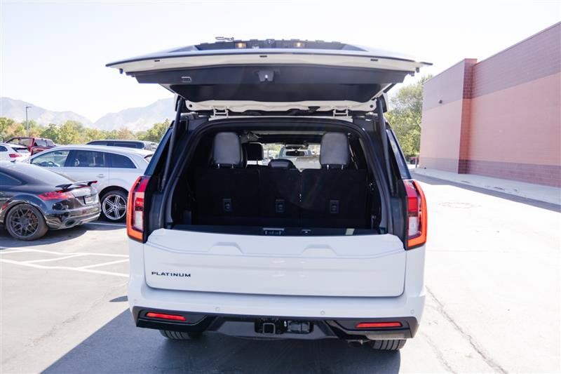 Used 2025 Ford Expedition Platinum w/ Stealth Appearance Package AWD/4WD image 8