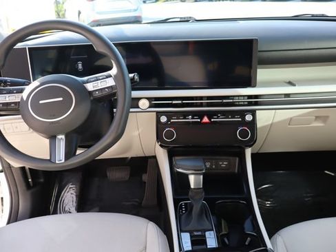 Used 2025 Hyundai Tucson SEL FWD image 30