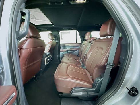 Used 2024 Ford Expedition Limited image 29