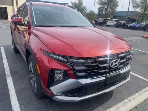 Used 2025 Hyundai Tucson SEL FWD image 2