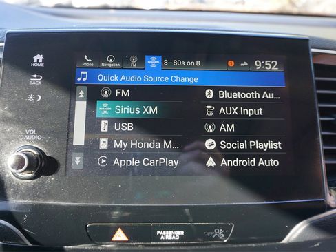 Used 2020 Honda Pilot Touring image 11