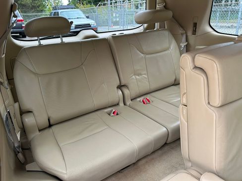 Used 2010 Lexus LX 570 4WD image 20