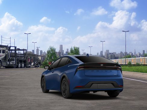 New 2027 Toyota Prius LE FWD image 9