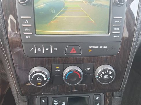 Used 2016 Chevrolet Traverse LT w/ Style and Technology Package FWD image 14