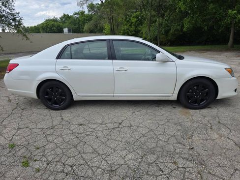 Used 2009 Toyota Avalon XL FWD image 3