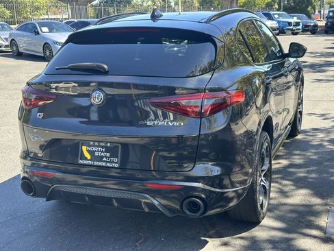 Used 2023 Alfa Romeo Stelvio Veloce AWD/4WD image 9
