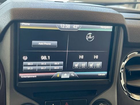 Used 2016 Ford F250 Lariat w/ Lariat Interior Package image 16