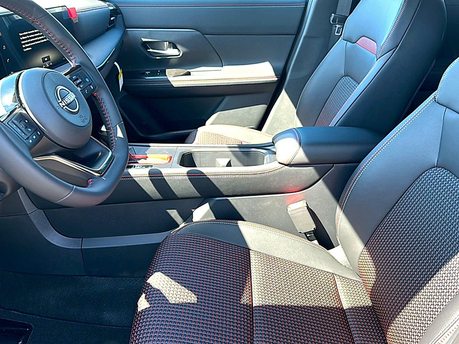New 2026 Nissan Kicks SR w/ Cold Weather Package FWD image 10