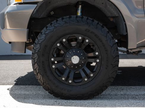 Used 2004 Ford Excursion Limited image 41