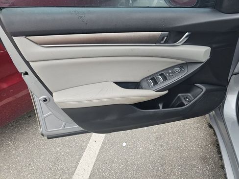 Used 2018 Honda Accord LX image 10